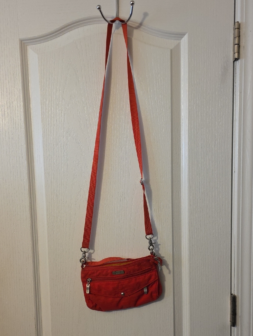 BAGGALLINI CROSSBODY HANDBAG
